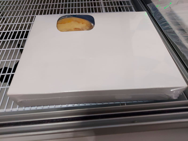 CAJA-EMPACADO-CON-SELLADORA-TERMOENCOGIBLE